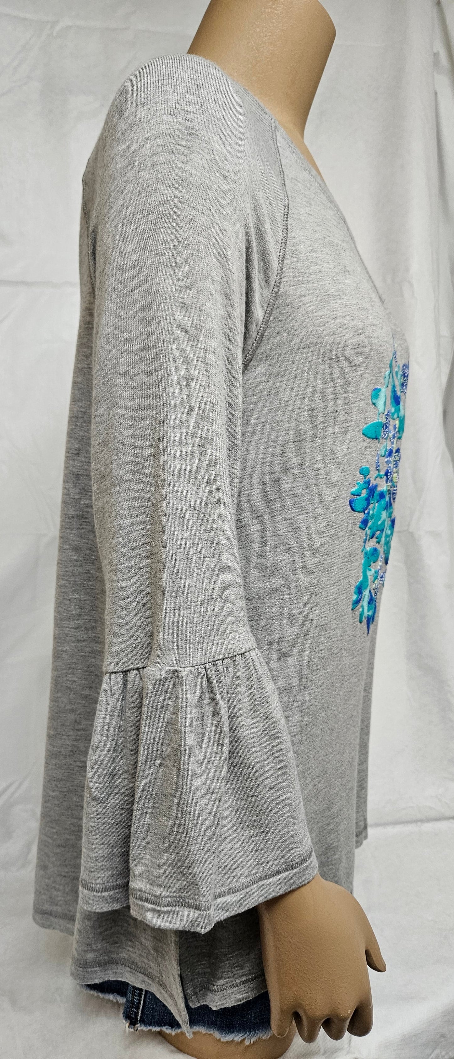 J/M SPORTSWEAR - 3/4 Length Flare Sleeve Shirt