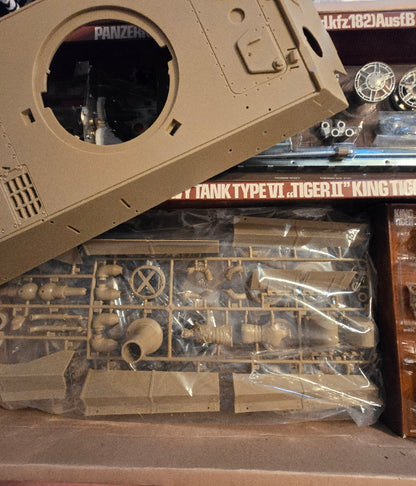 TAMIYA 1/16 German Heavy Tank King Tiger Radio Controlled RC