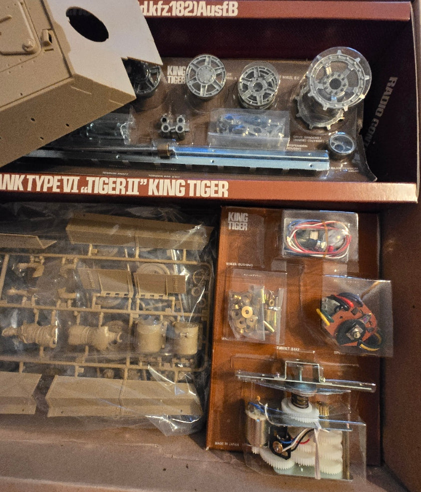 TAMIYA 1/16 German Heavy Tank King Tiger Radio Controlled RC