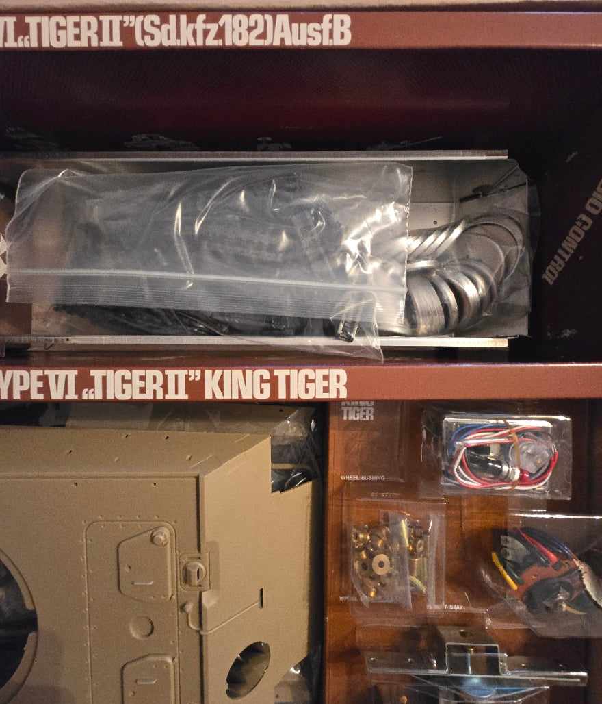 TAMIYA 1/16 German Heavy Tank King Tiger Radio Controlled RC
