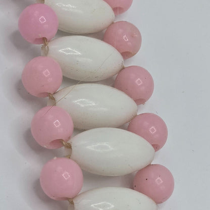 Pink & White Beaded Belt with Gold Chain & Charm – Vintage Adjustable Waist Belt